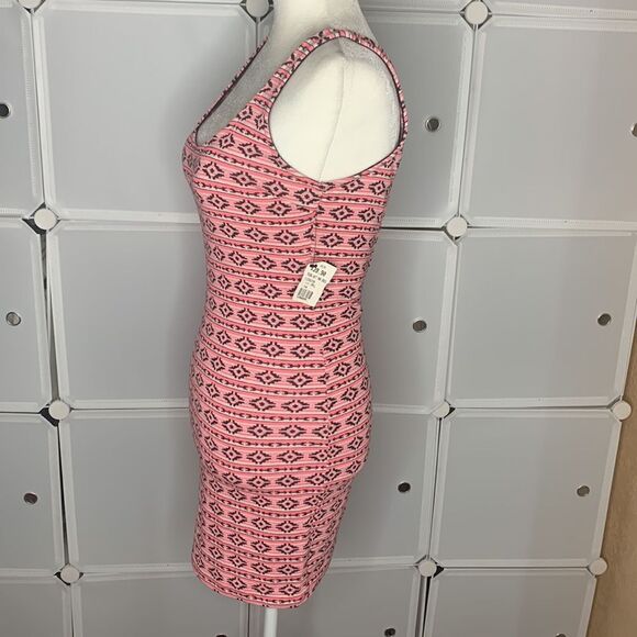 Akira Chicago Red Label Aztec Print Low Back BodyCon Dress Size Small - Picture 6 of 12
